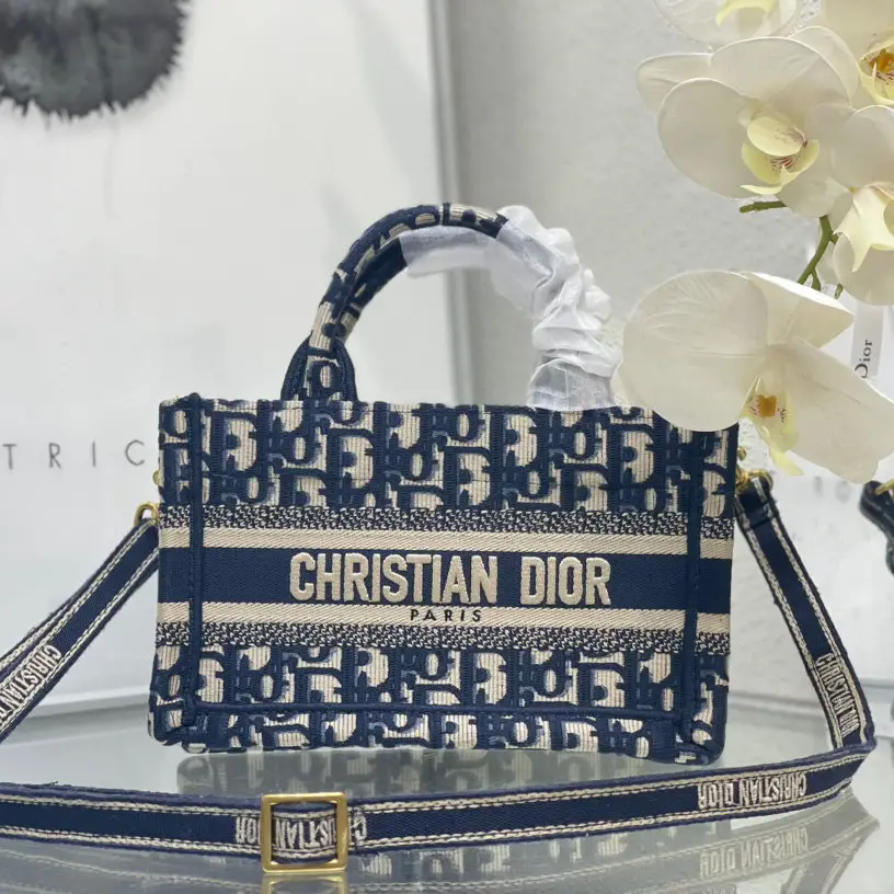 Online Sale Luxury HandBags At Glamgalores - Landon, London W, United Kingdom
